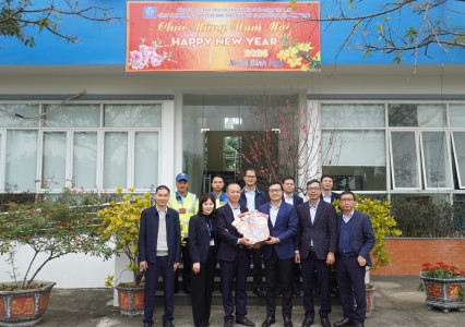 Lãnh đạo Công ty QLKT thăm và chúc tết Cán bộ chiến sĩ lực lượng Cục Cảnh sát giao thông C08 và Cán bộ nhân viên đang làm nhiệm vụ trên tuyến đường cao tốc Hà Nội - Hải Phòng nhân dịp Tết Nguyên đán Bính Ngọ 2026
