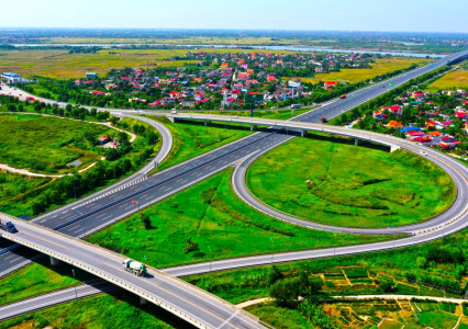 Gần một thập kỷ phục vụ của cao tốc hiện đại nhất Việt Nam