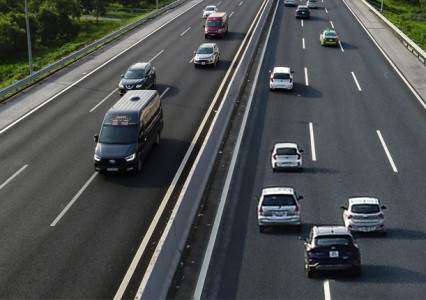 Những người âm thầm gác cổng an toàn đường ô tô cao tốc Hà Nội – Hải Phòng