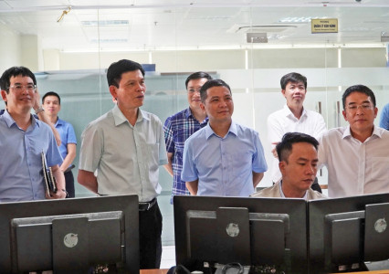  Thứ trưởng Bộ Xây dựng Lê Anh Tuấn thị sát Trung tâm điều hành giao thông Cao tốc Hà Nội – Hải Phòng và làm việc với Tổng công ty VIDIFI