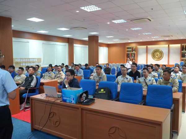 Công ty TNHH MTV Quản lý và Khai thác đường ô tô cao tốc Hà Nội – Hải Phòng tổ chức lớp “Đào tạo huấn luyện an toàn vệ sinh lao động năm 2025” cho cán bộ nhân viên