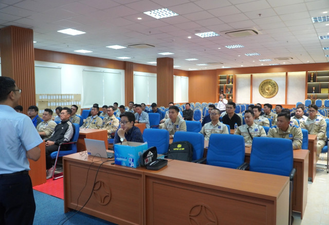 Công ty TNHH MTV Quản lý và Khai thác đường ô tô cao tốc Hà Nội – Hải Phòng tổ chức lớp “Đào tạo huấn luyện an toàn vệ sinh lao động năm 2025” cho cán bộ nhân viên