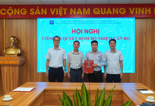Chương trình trao Quyết định bổ nhiệm cán bộ cấp tổ thuộc Công ty TNHH MTV Quản lý và Khai thác đường ô tô cao tốc Hà Nội – Hải Phòng năm 2026