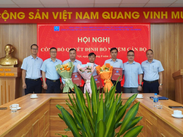 Hội nghị công bố quyết định bổ nhiệm cán bộ cấp Phòng, Trạm thu phí thuộc Công ty TNHH MTV Quản lý và Khai thác đường ô tô cao tốc Hà Nội - Hải Phòng năm 2026