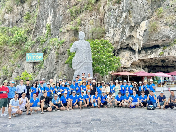 Công ty TNHH MTV Quản lý và Khai thác đường ô tô cao tốc Hà Nội – Hải Phòng tổ chức du lịch hè 2025 cho cán bộ nhân viên 