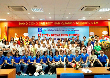 Công ty QLKT tổ chức tuyên dương, khen thưởng các cháu là con CBNV đạt thành tích tốt năm học 2024-2025