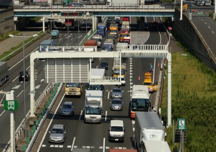 Các nước xử lý mạnh tay với nạn xe chở quá tải