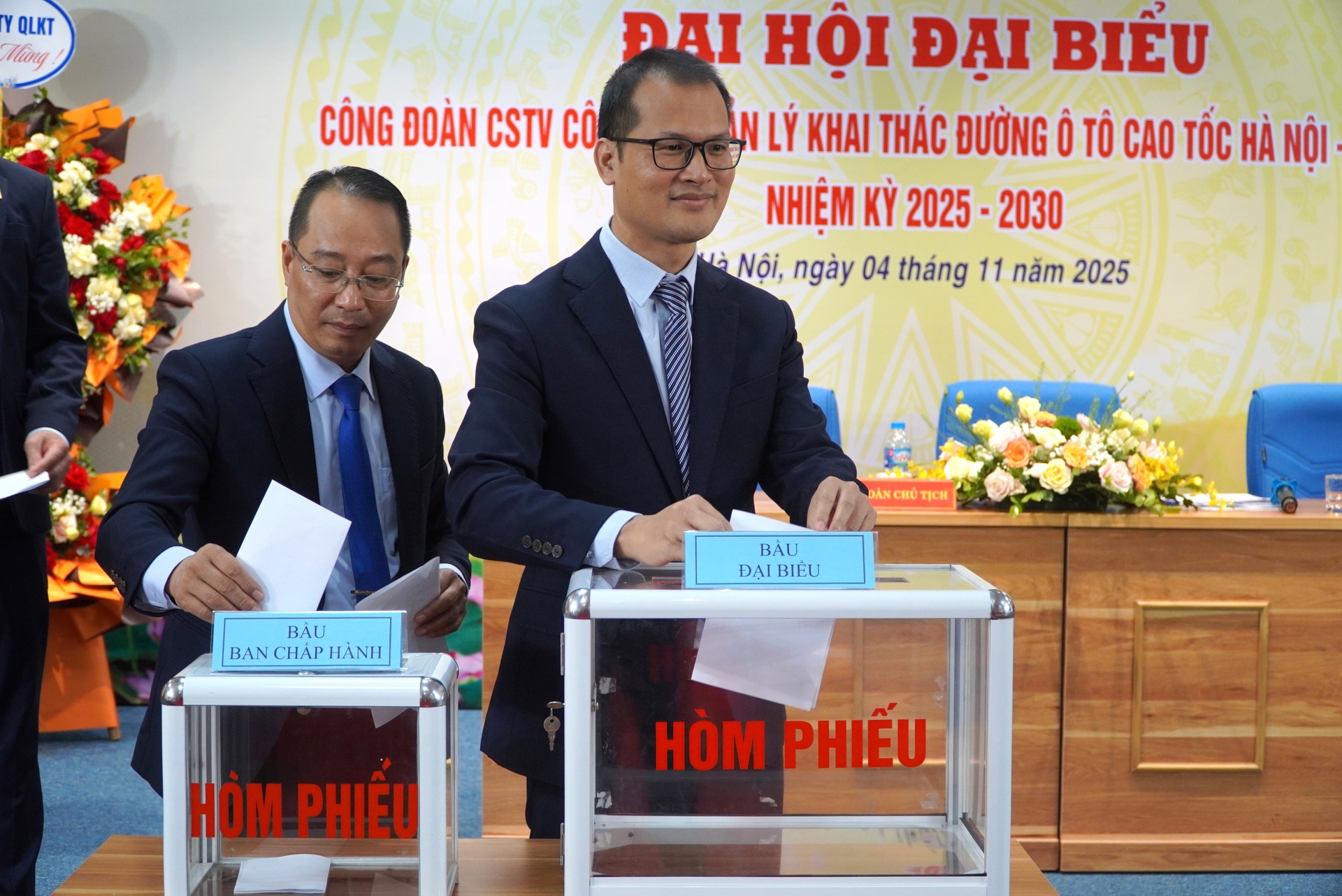 25.10.04.daihoicongdoan14.JPG (665 KB)