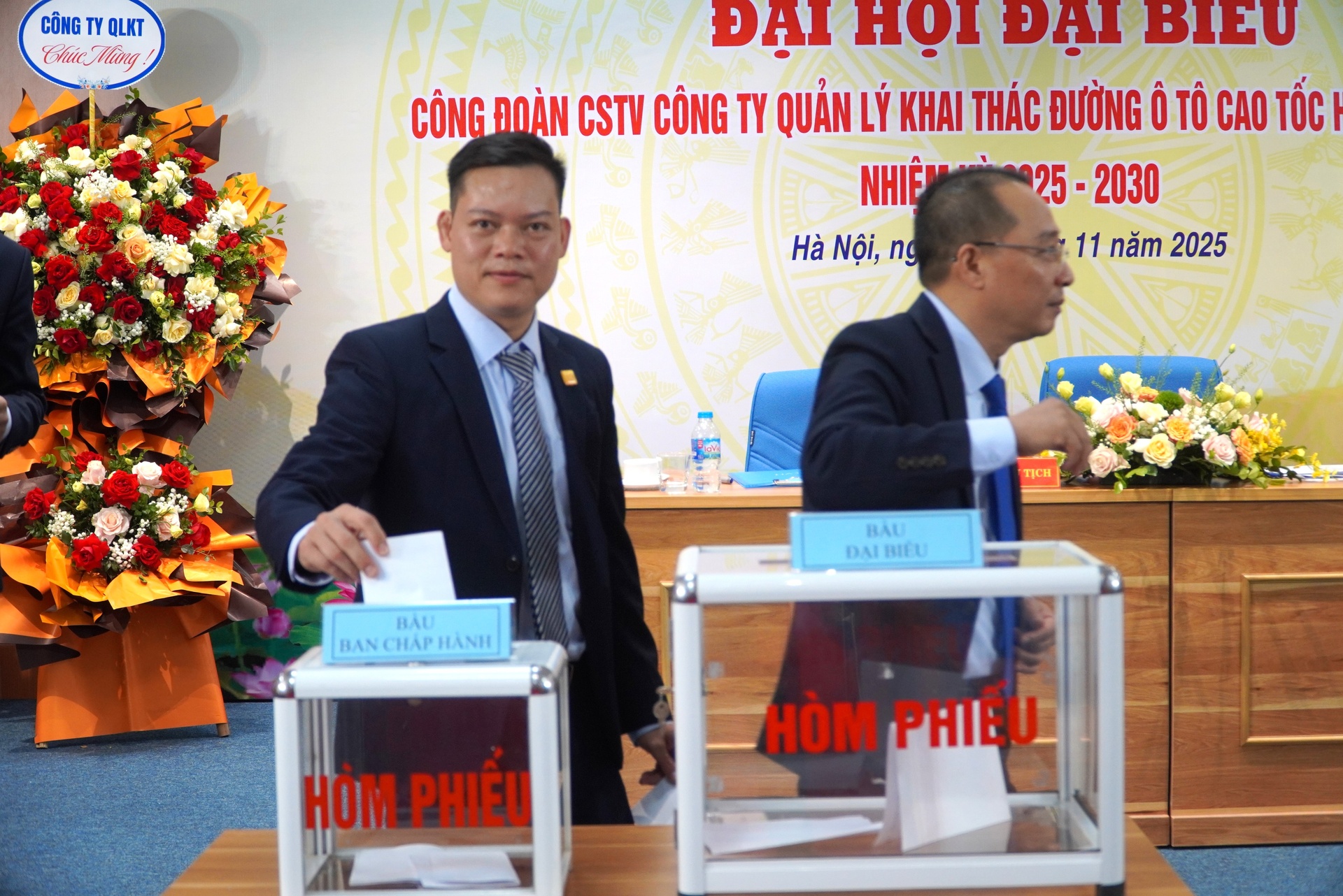 25.10.04.daihoicongdoan15.JPG (748 KB)