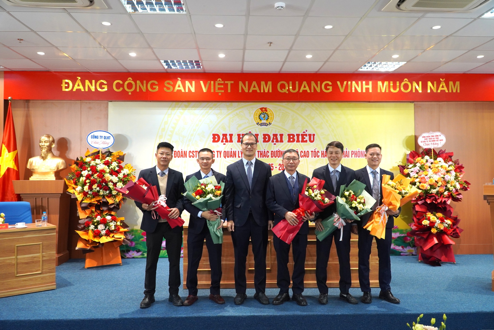 25.10.04.daihoicongdoan19.JPG (806 KB)