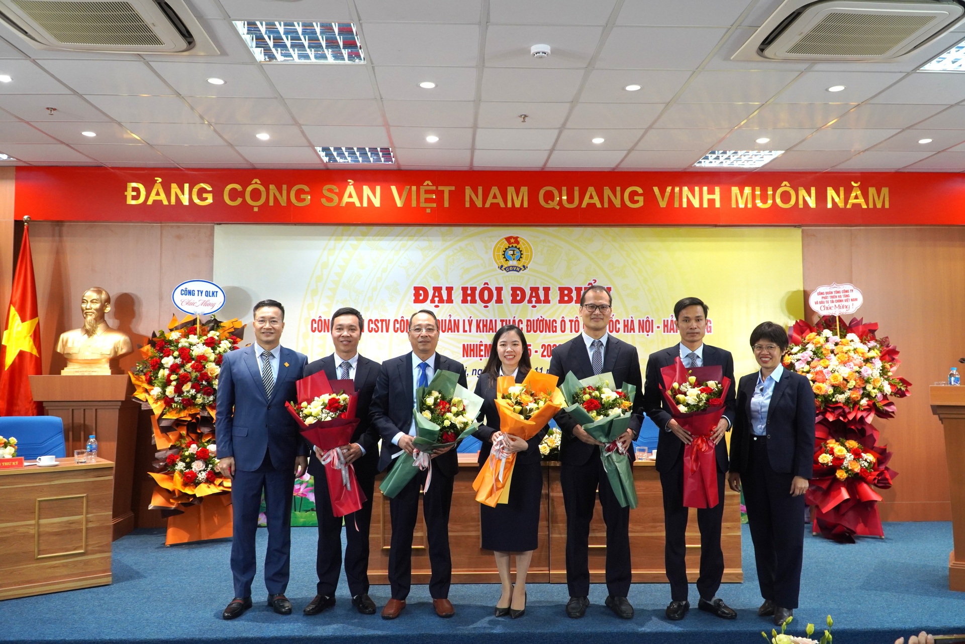 25.10.04.daihoicongdoan20.JPG (800 KB)