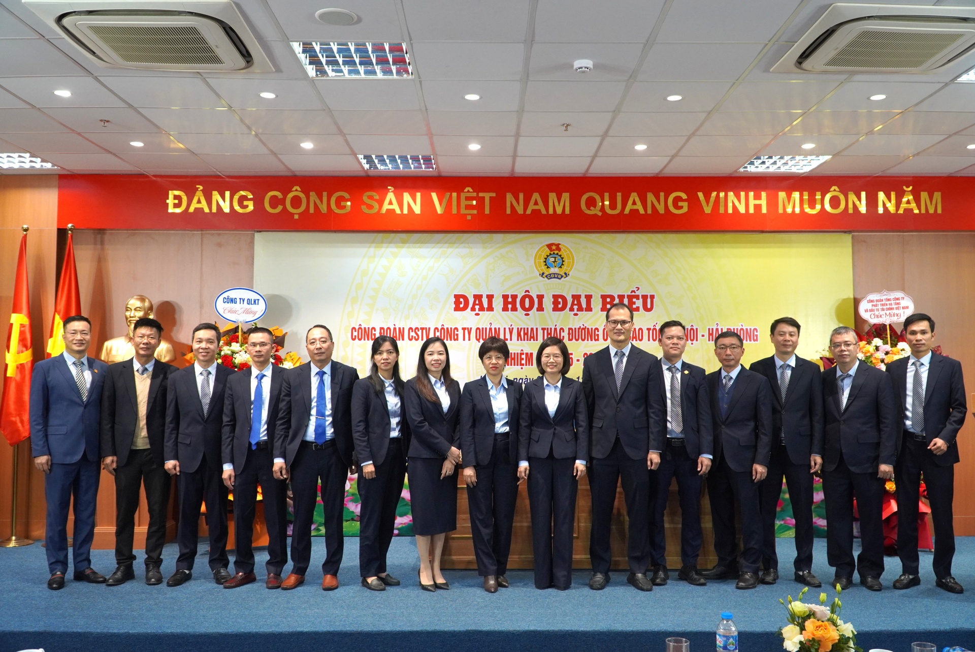 25.10.04.daihoicongdoan25.JPG (746 KB)