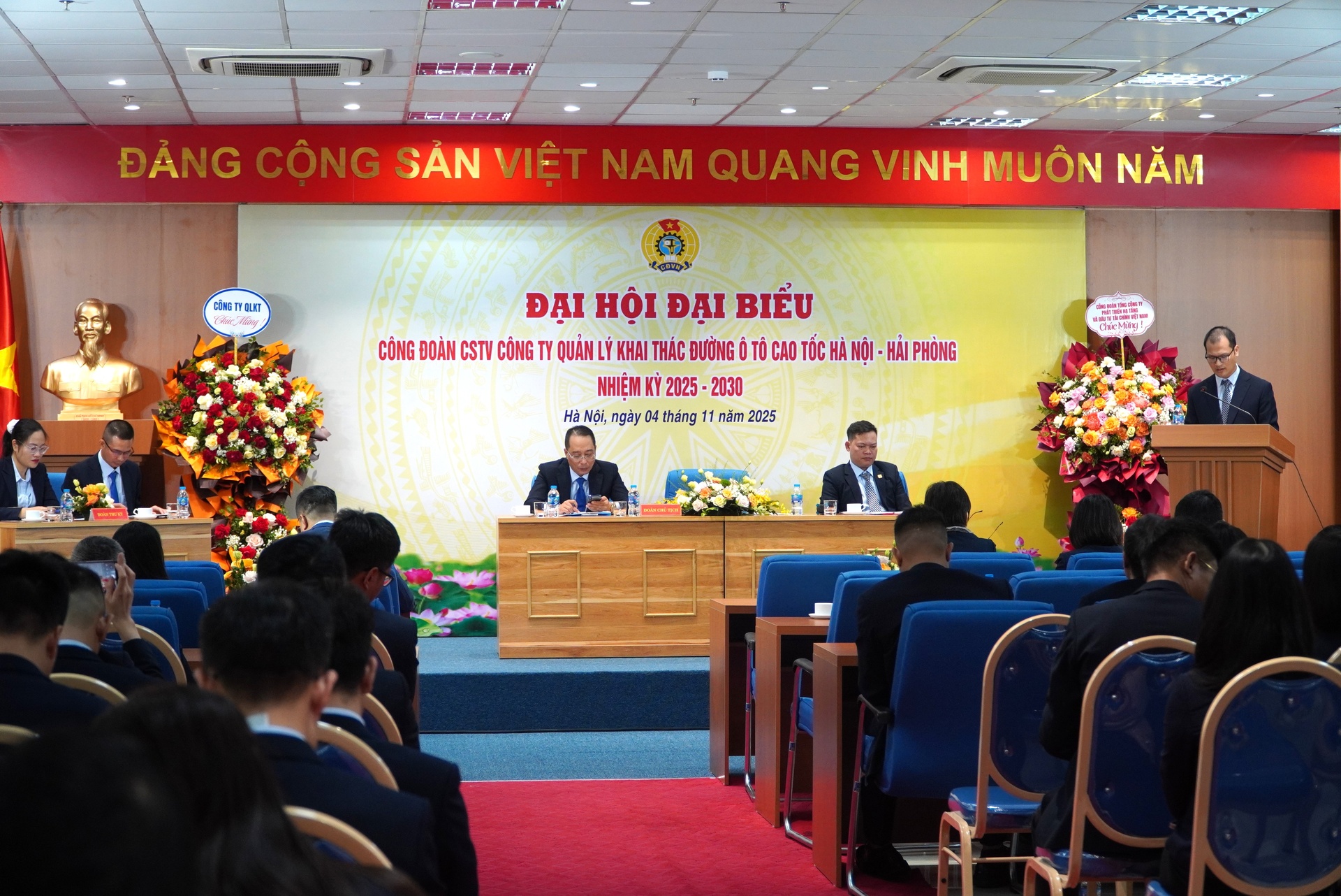 25.10.04.daihoicongdoan8.JPG (754 KB)