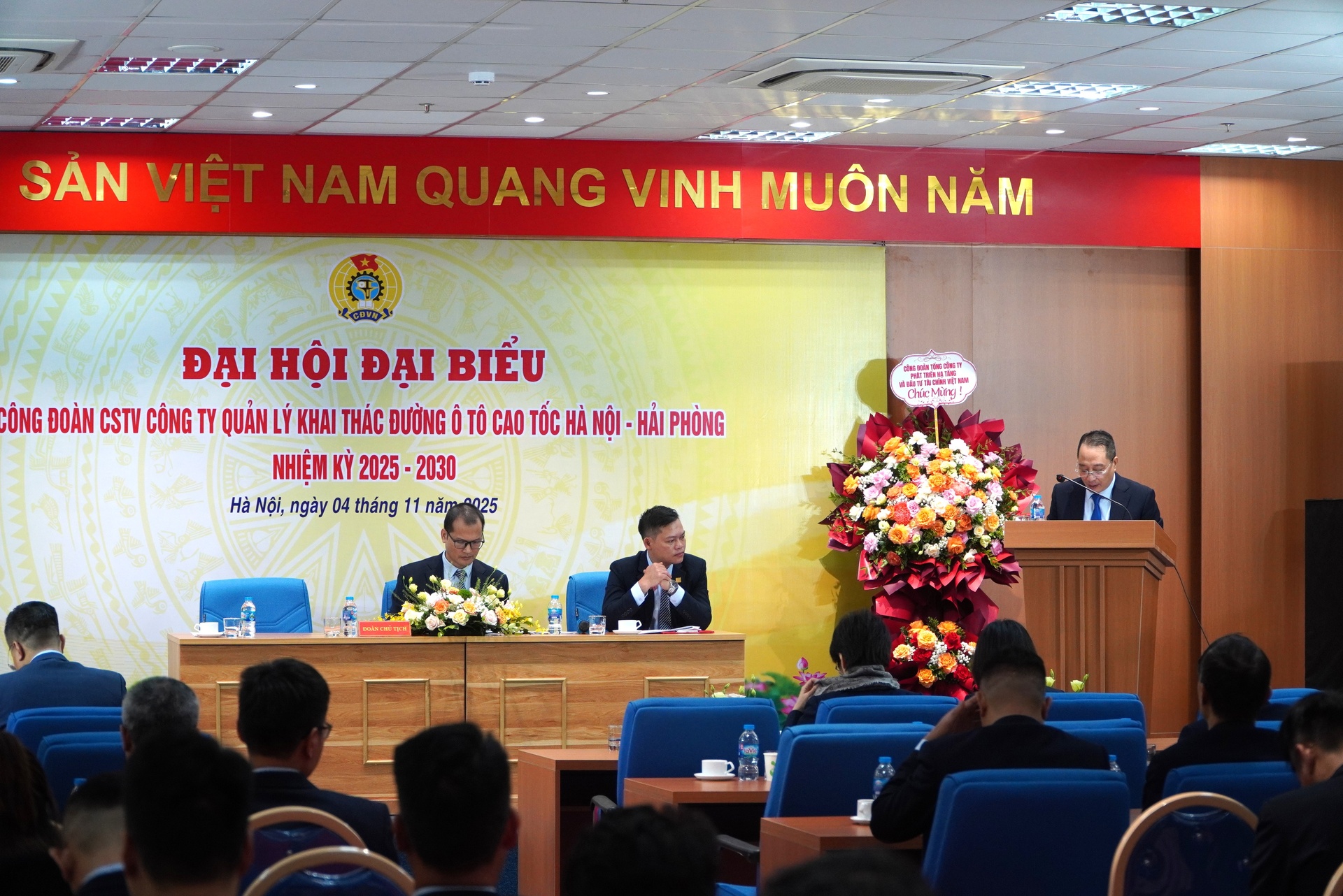 25.10.04.daihoicongdoan9.JPG (737 KB)