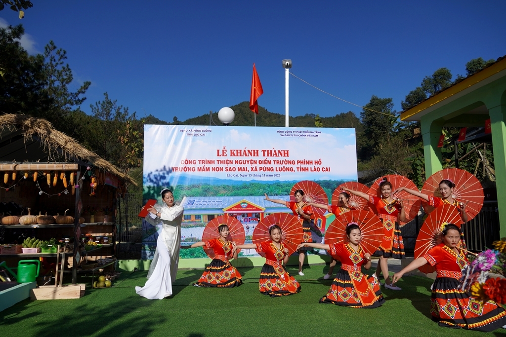 25.11.15.KtTruong14.jpg (649 KB)