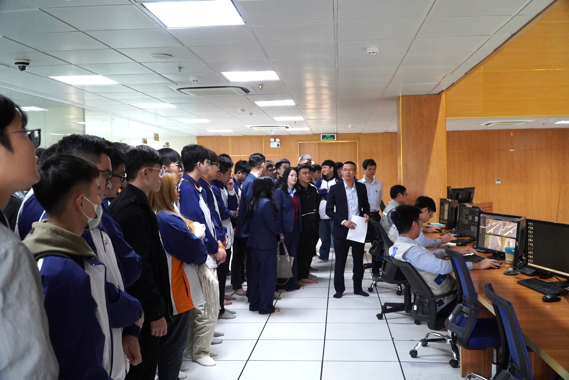 25.11.27.1.JPG (702 KB)