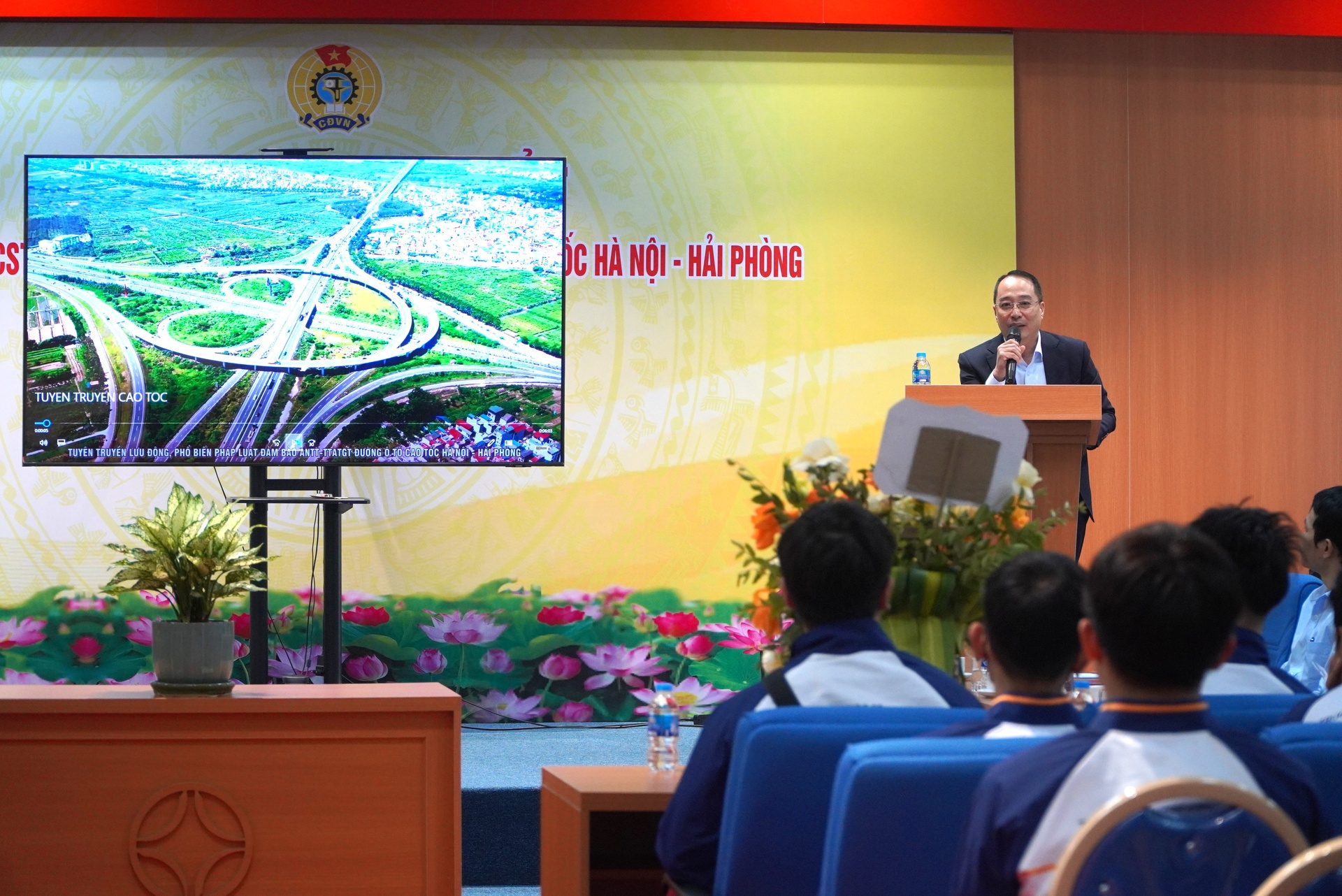 25.11.27.8.JPG (768 KB)