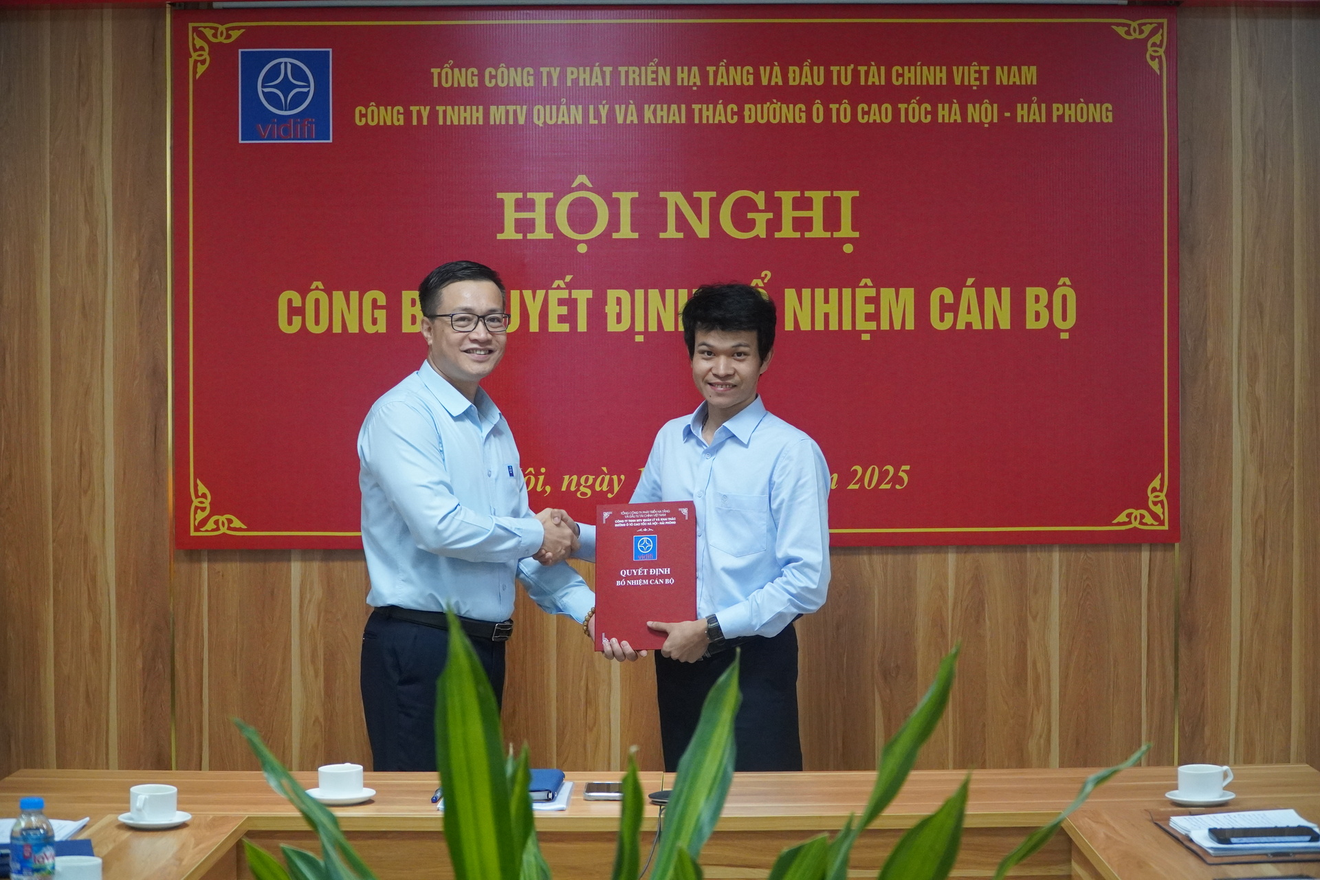 25.8.19.bonhiemcanbo1.JPG (748 KB)