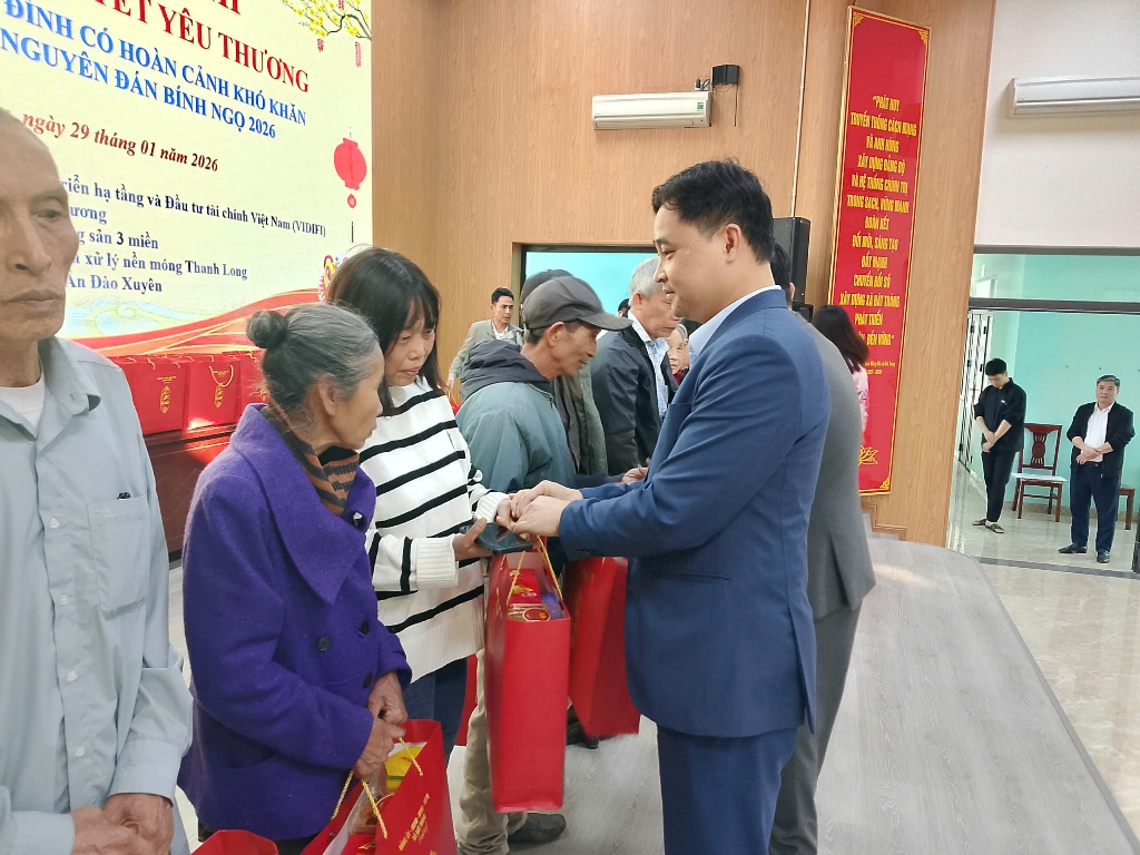 26.1.29.BatTrang1.jpg (265 KB)