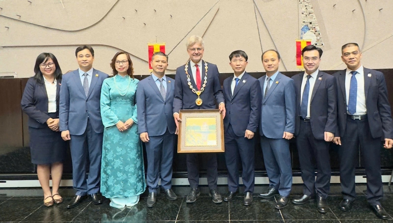 268gthuong5.jpg (369 KB)