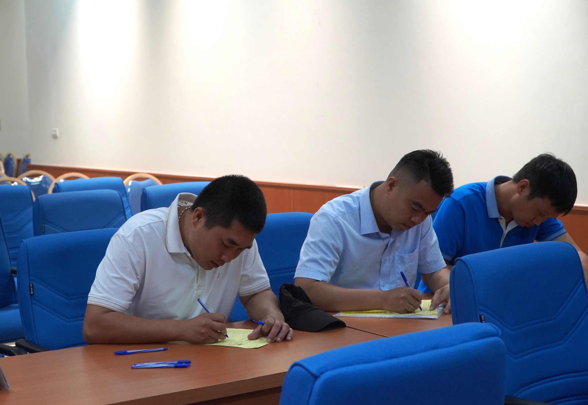 hienmautinhnguyen2025.35.JPG (495 KB)